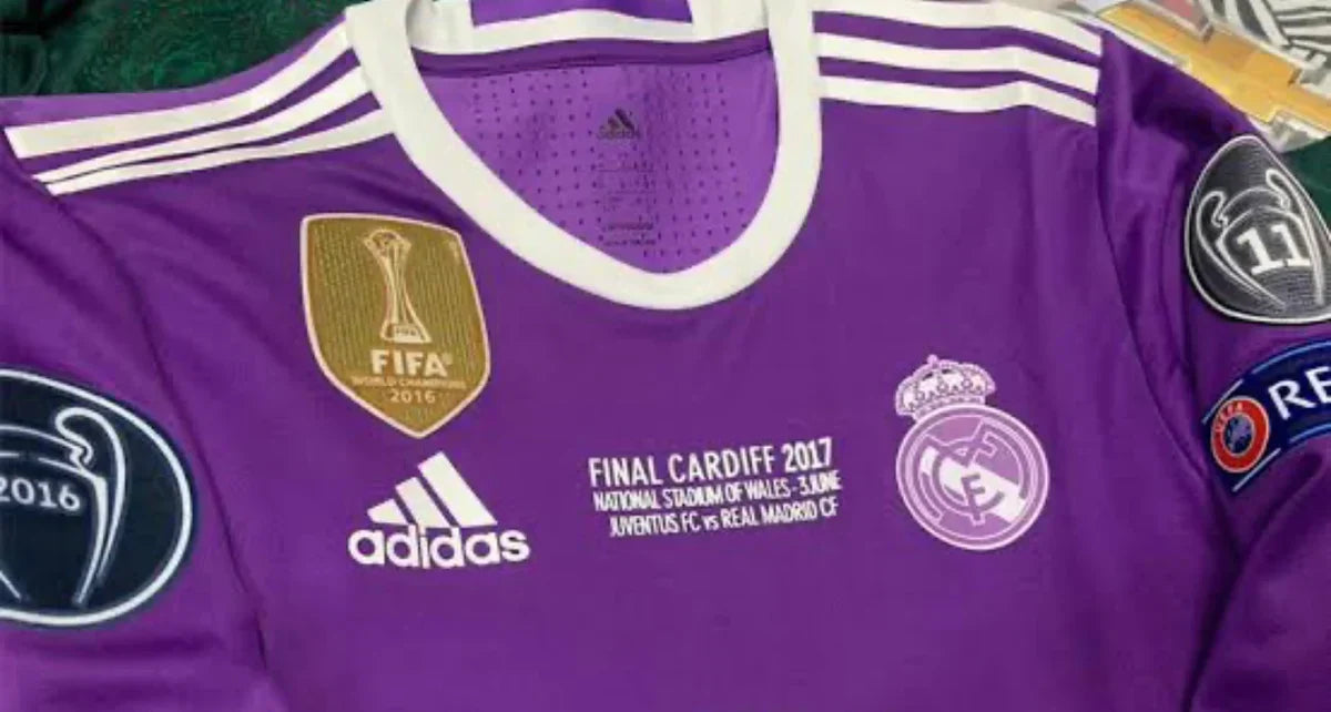 Camisola Real Madrid Retrô II 16/17 com Patch - Roxo